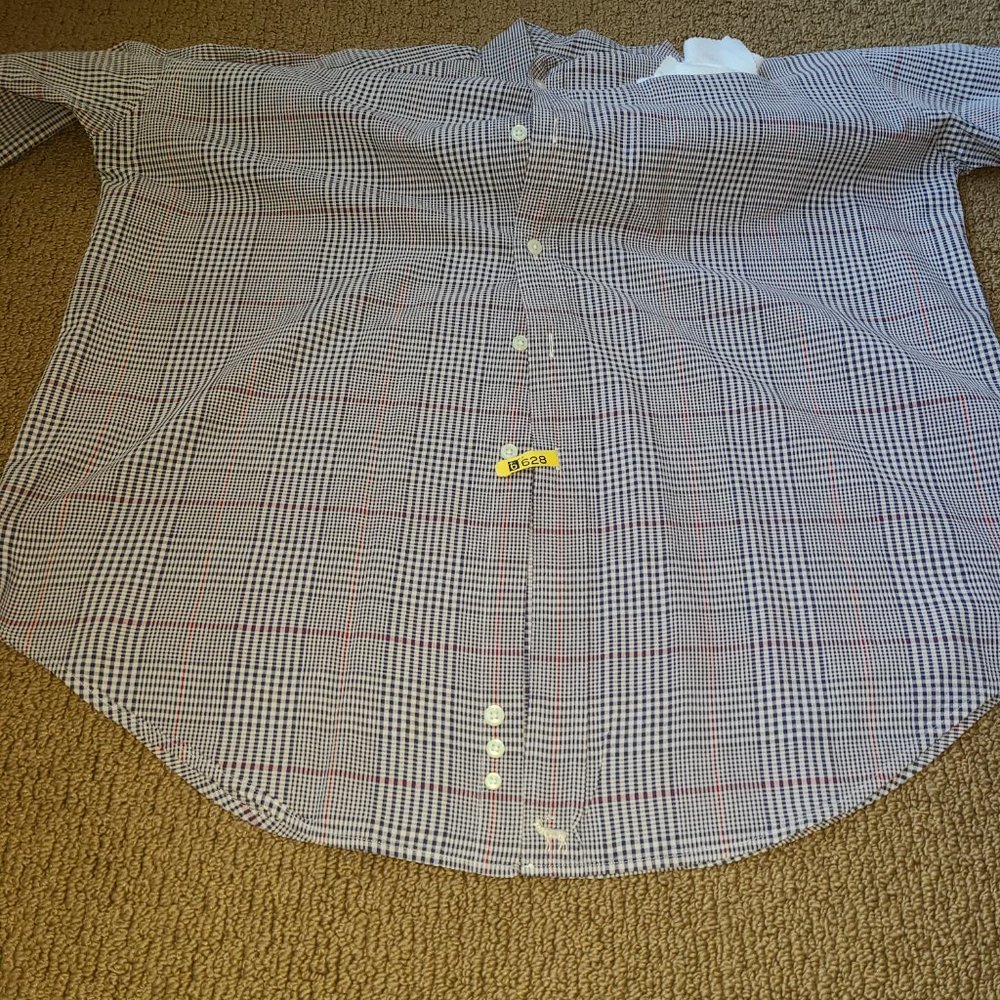 Grey colored Evergreen Shirtmaker men's short sleeve button down dress shirt. - Picture 4 of 9